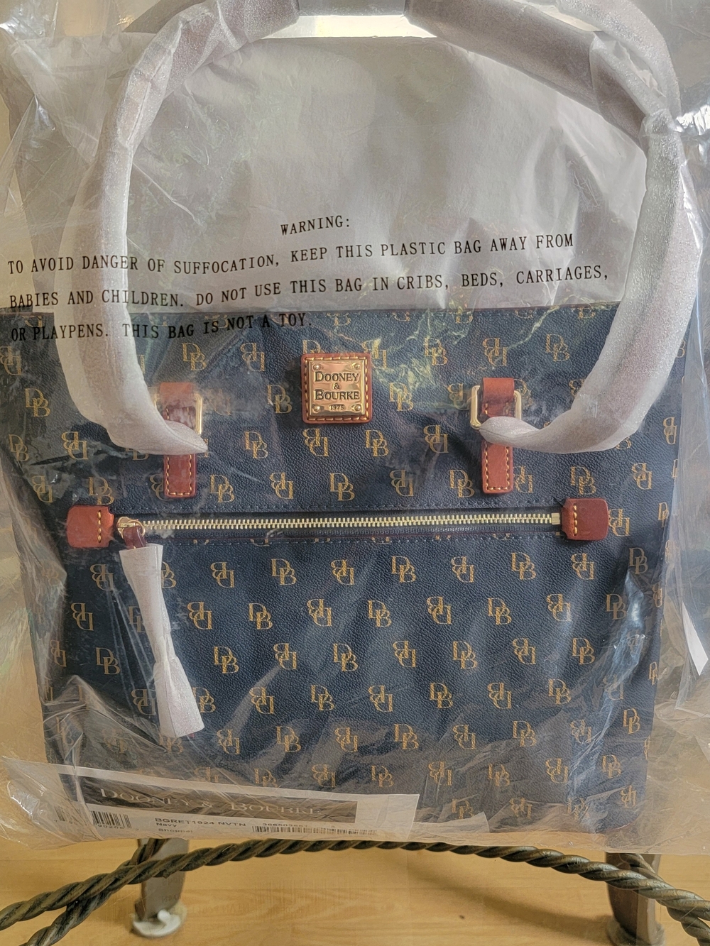Dooney & Bourke NWT Gretta Navy Shopper Tote - Picture 2 of 12